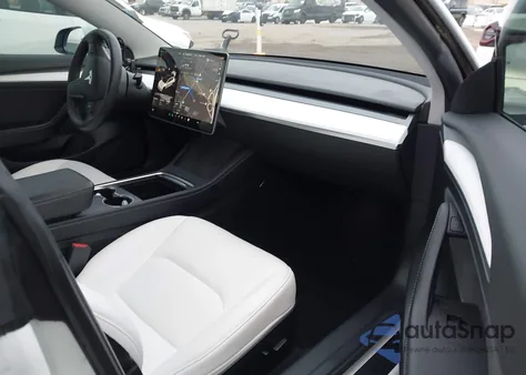 2021 Tesla Model 3 Long Range Dual Motor All-Wheel Drive z USA, uszkodzony, nr VIN 5YJ3E1EB4MF069893